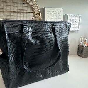 Cindy Tote LTD from Thirty-One EUC